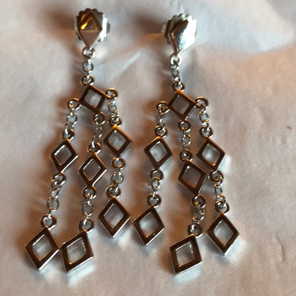 Accessories - Earrings Accessories - Earrings